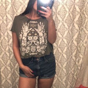 Green graphic cropped tee